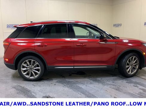 Used 2020 Lincoln Corsair AWD w/ Premium Package image 2