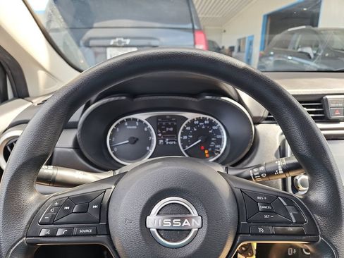 Used 2023 Nissan Versa S FWD image 22