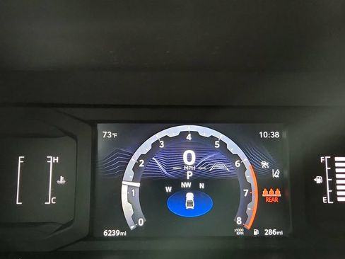 Used 2025 Toyota Tacoma SR5 AWD/4WD image 33