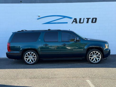 Used 2007 Chevrolet Suburban LTZ w/ LTZ Preferred Equipment Group AWD/4WD image 3