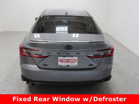 Used 2025 Toyota Camry SE image 8