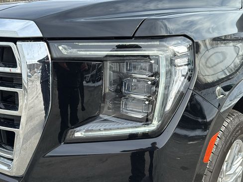 Used 2023 GMC Yukon SLT w/ SLT Luxury Package image 9