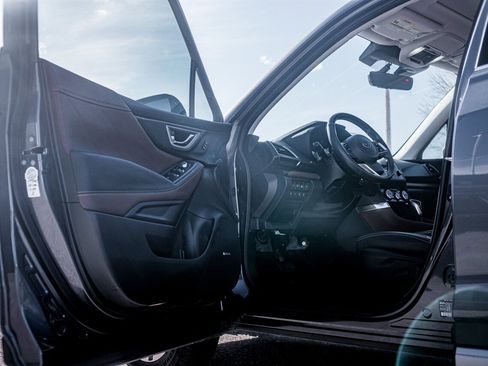 Used 2022 Subaru Forester Touring image 17