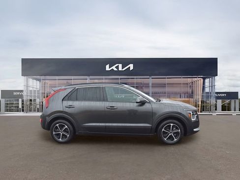 New 2025 Kia Niro EX FWD image 2