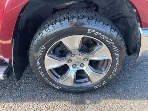 Used 2019 RAM 1500 Laramie AWD/4WD image 22