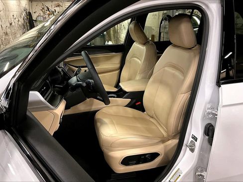 Used 2024 Jeep Grand Cherokee Limited image 8