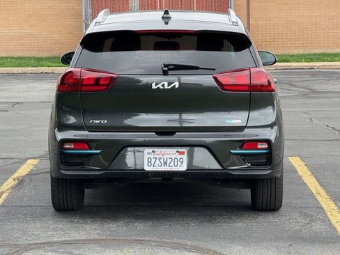 Used 2022 Kia Niro EX FWD image 6
