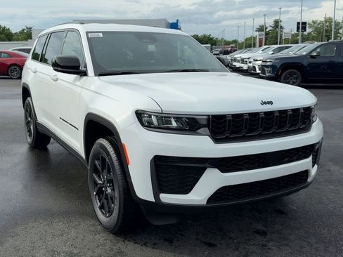 New 2026 Jeep Grand Cherokee L 4WD image 9