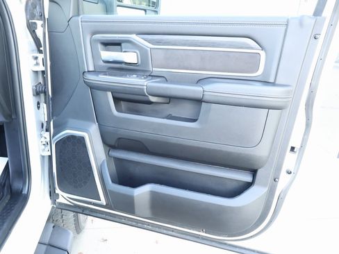 Used 2023 RAM 2500 Laramie w/ Night Edition image 38