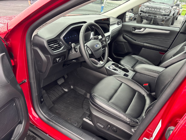 Certified 2023 Ford Escape Platinum AWD/4WD image 25
