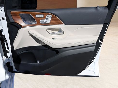 Used 2025 Mercedes-Benz GLE 350 4MATIC image 28