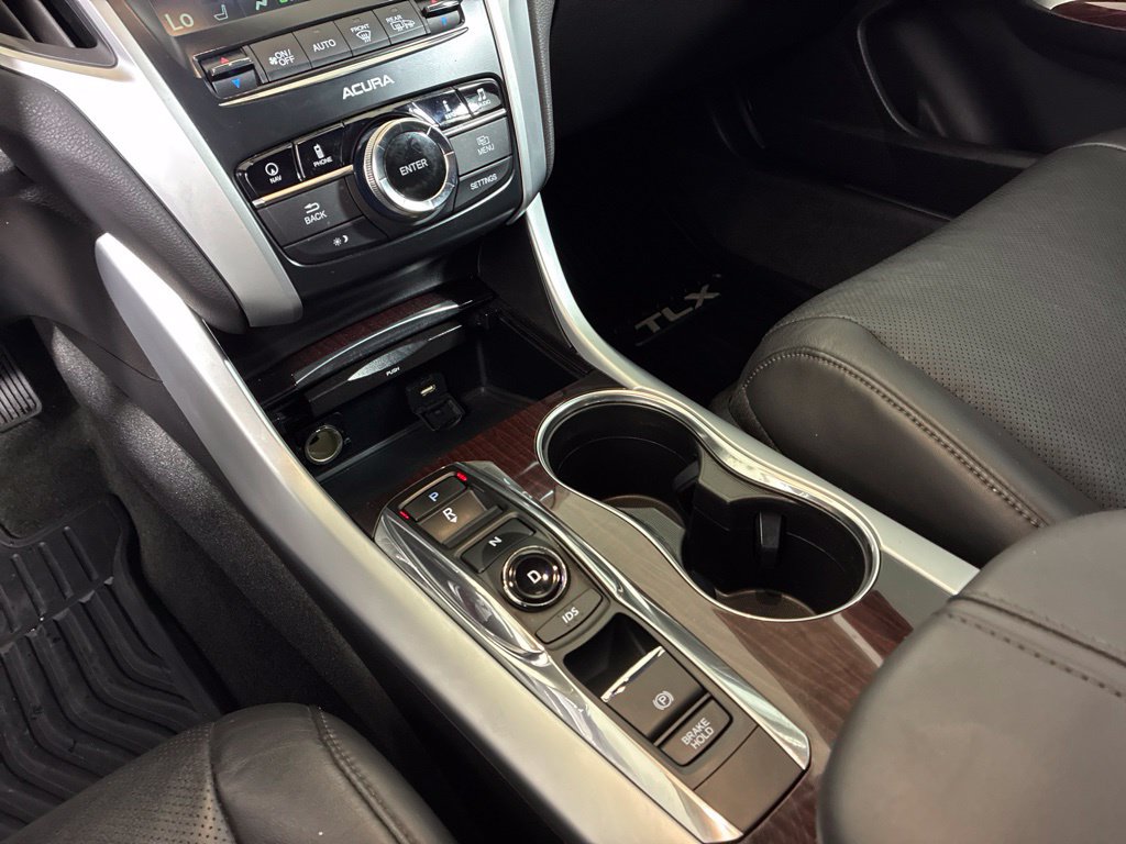 Used 2017 Acura TLX w/ Technology Package FWD image 13