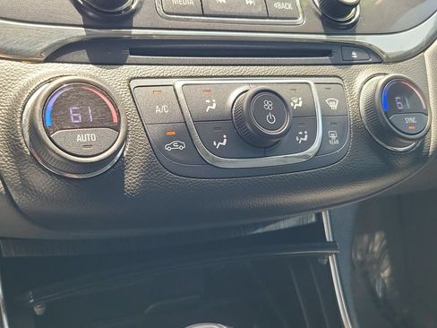 Used 2018 Chevrolet Impala Premier w/ Premier Confidence Package FWD image 29