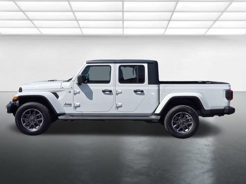 Used 2020 Jeep Gladiator Overland AWD/4WD image 17