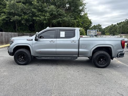 Used 2024 GMC Sierra 1500 AT4 w/ Technology Package AWD/4WD image 2