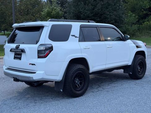 Used 2019 Toyota 4Runner TRD Off-Road AWD/4WD image 8