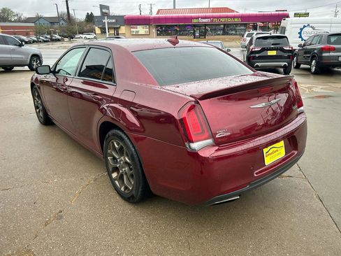 Used 2018 Chrysler 300 S w/ 300S Premium Group image 5
