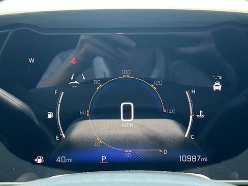 Used 2025 Chevrolet Trax RS w/ Driver Confidence Package FWD image 25
