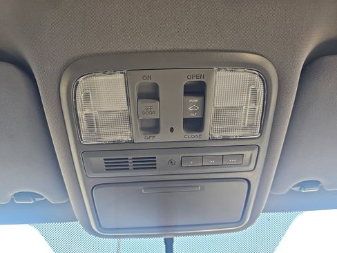 Used 2014 Honda Pilot Touring image 28