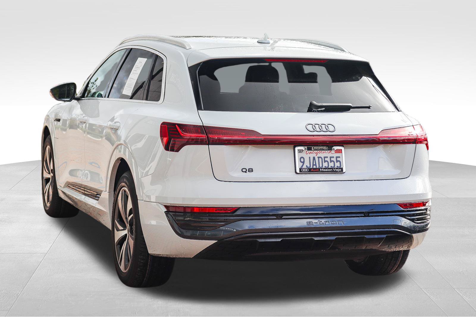 Used 2024 Audi Q8 e-tron Premium Plus AWD/4WD image 5