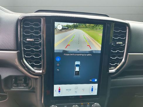 Used 2024 Ford Ranger XLT w/ Advanced Towing Package image 25