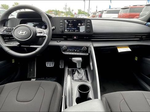 New 2025 Hyundai Elantra Sport image 5