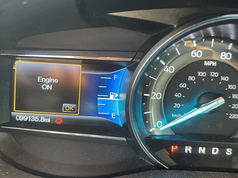 Used 2017 Ford Explorer XLT w/ Equipment Group 202A image 4