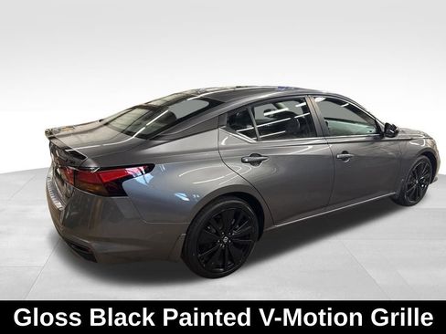 Used 2022 Nissan Altima 2.5 SR w/ Midnight Edition Package image 5