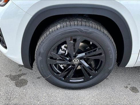 New 2026 Volkswagen Atlas Cross Sport SEL R-Line AWD/4WD image 13