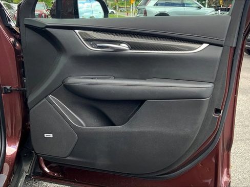 Used 2022 Cadillac XT6 Sport w/ Technology Package image 24