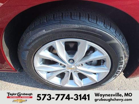 Used 2025 Chevrolet Malibu LT FWD image 10