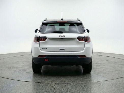 Used 2025 Jeep Compass Trailhawk image 7