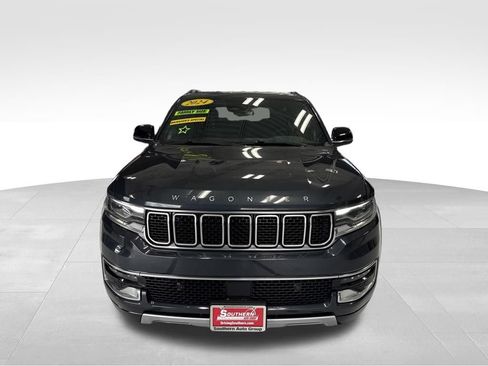 Used 2024 Jeep Wagoneer L Series II w/ Flexible Seating Group AWD/4WD image 9