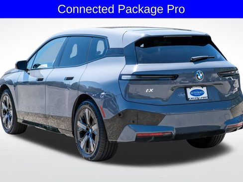 Used 2023 BMW iX xDrive50 w/ Sport Package AWD/4WD image 6