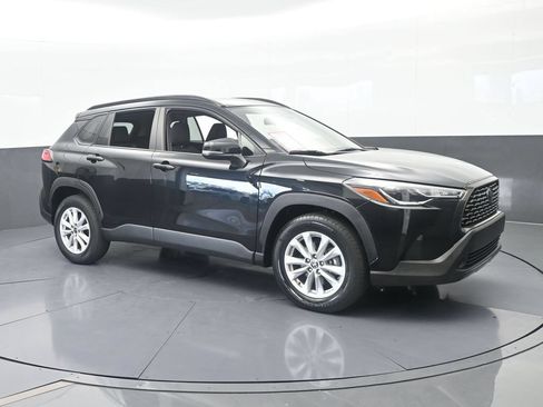 Used 2022 Toyota Corolla Cross LE w/ Moonroof Package FWD image 8