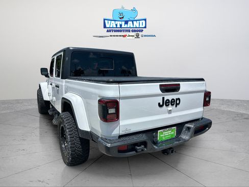 Used 2024 Jeep Gladiator Sport AWD/4WD image 3