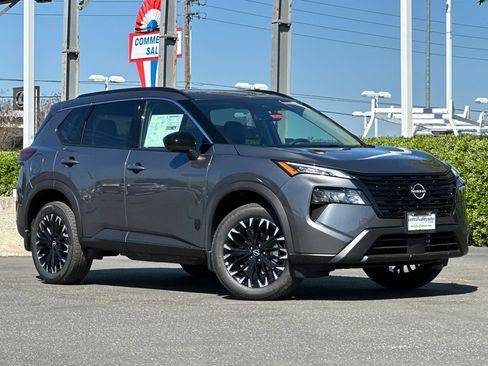 New 2026 Nissan Rogue Dark Armor image 2