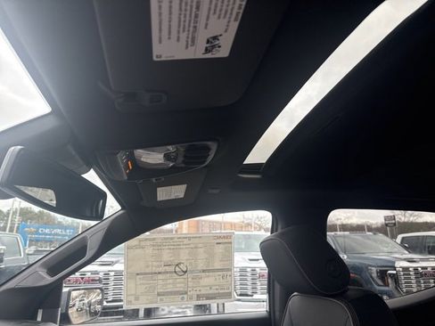 New 2026 GMC Canyon Denali w/ LPO, Denali Black Edition image 13