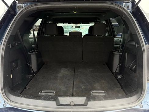 Used 2017 Ford Explorer XLT image 16