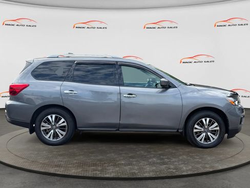 Used 2017 Nissan Pathfinder SL AWD/4WD image 6