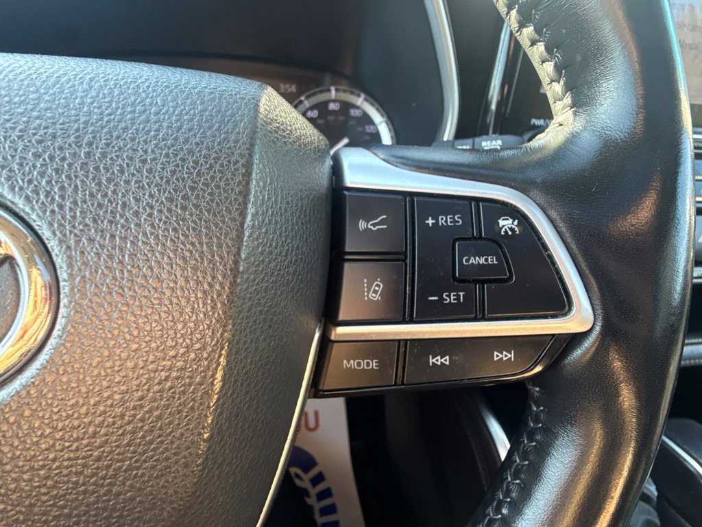 Used 2022 Toyota Highlander Limited AWD/4WD image 25