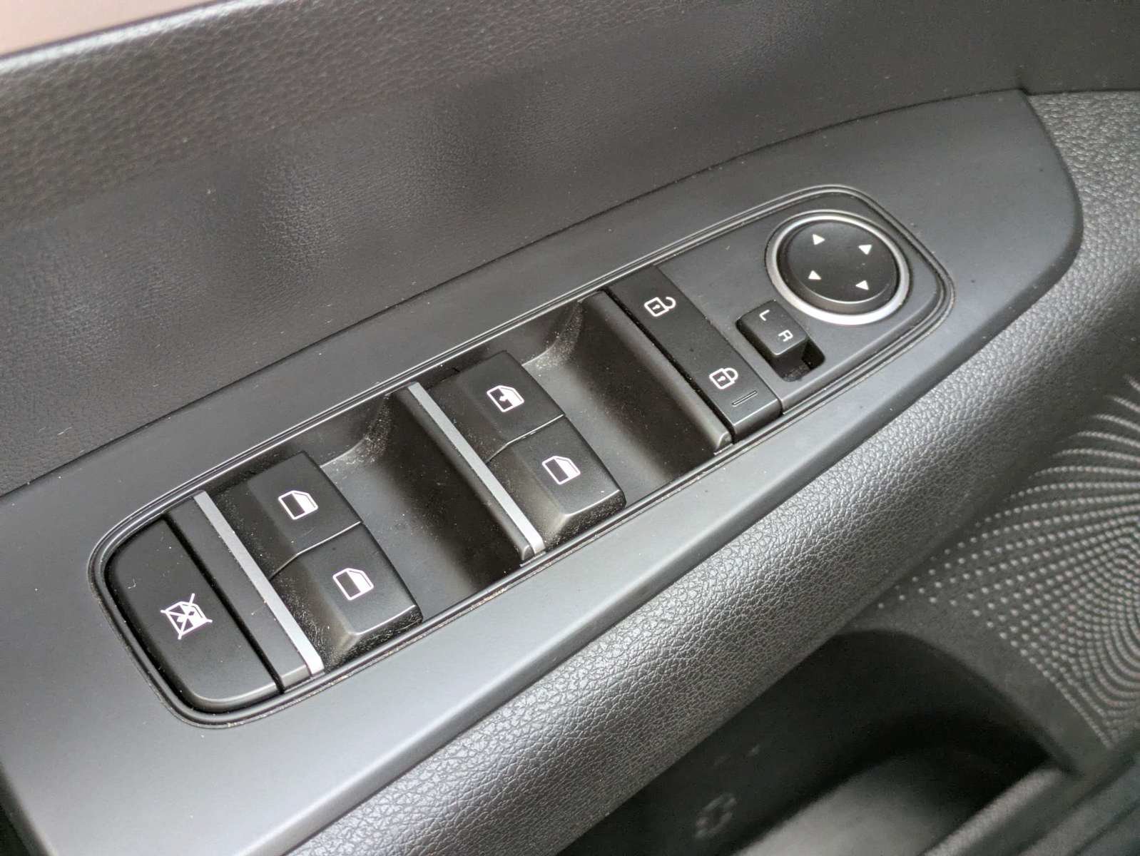 Certified 2024 Kia Forte LXS FWD image 16