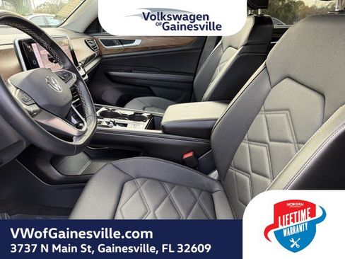 Used 2025 Volkswagen Atlas SE image 20