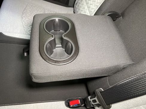 Used 2023 Chevrolet Equinox LS image 49