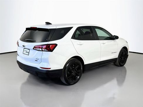 Used 2023 Chevrolet Equinox LS w/ LS Convenience Package AWD/4WD image 9