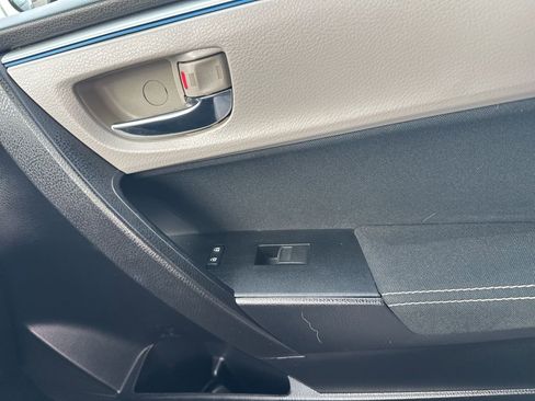 Used 2015 Toyota Corolla L image 21