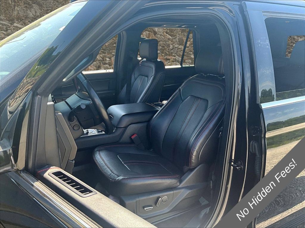 Used 2019 Ford Expedition Limited w/ Equipment Group 303A AWD/4WD image 24