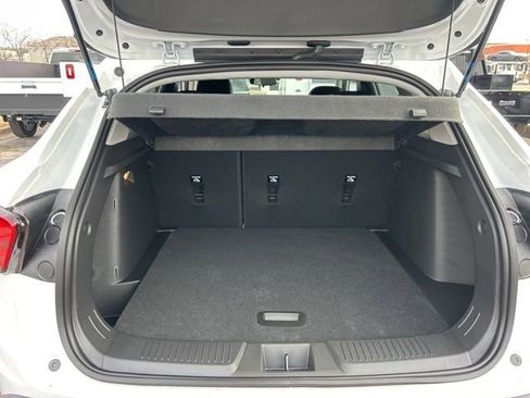 New 2026 Chevrolet Trax LT w/ Sunroof Package image 27