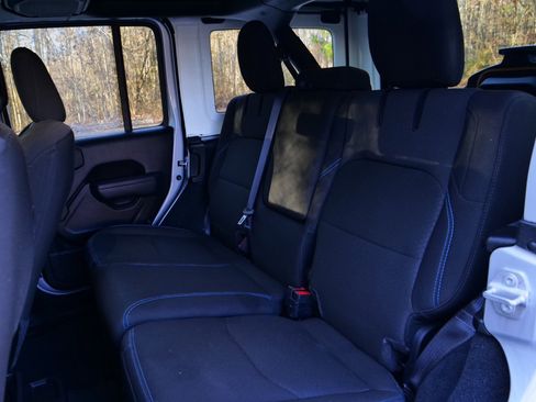 Used 2023 Jeep Wrangler Unlimited Rubicon 4xe w/ Cold Weather Group AWD/4WD image 20