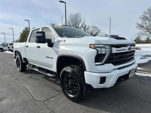 Used 2024 Chevrolet Silverado 3500 LT w/ Z71 Sport Edition image 2